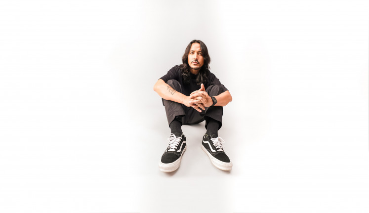 Soul surfer: Marcello Tahitoe has described the spiritually poignant song “No Words“ as the starting point that ultimately led to the development of the album 'Ombak Melankolia'. Courtesy of MK Records