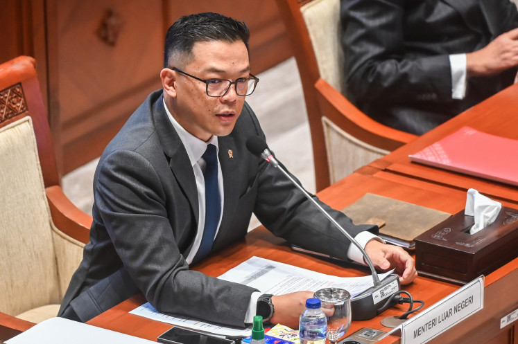 Foreign Minister Sugiono delivers a presentation on Monday during a working meeting with House of Representatives Commission I overseeing foreign affairs and defense at the Parliamentary Complex in Senayan, Jakarta. The meeting discussed geopolitical developments and the protection of Indonesian citizens abroad.