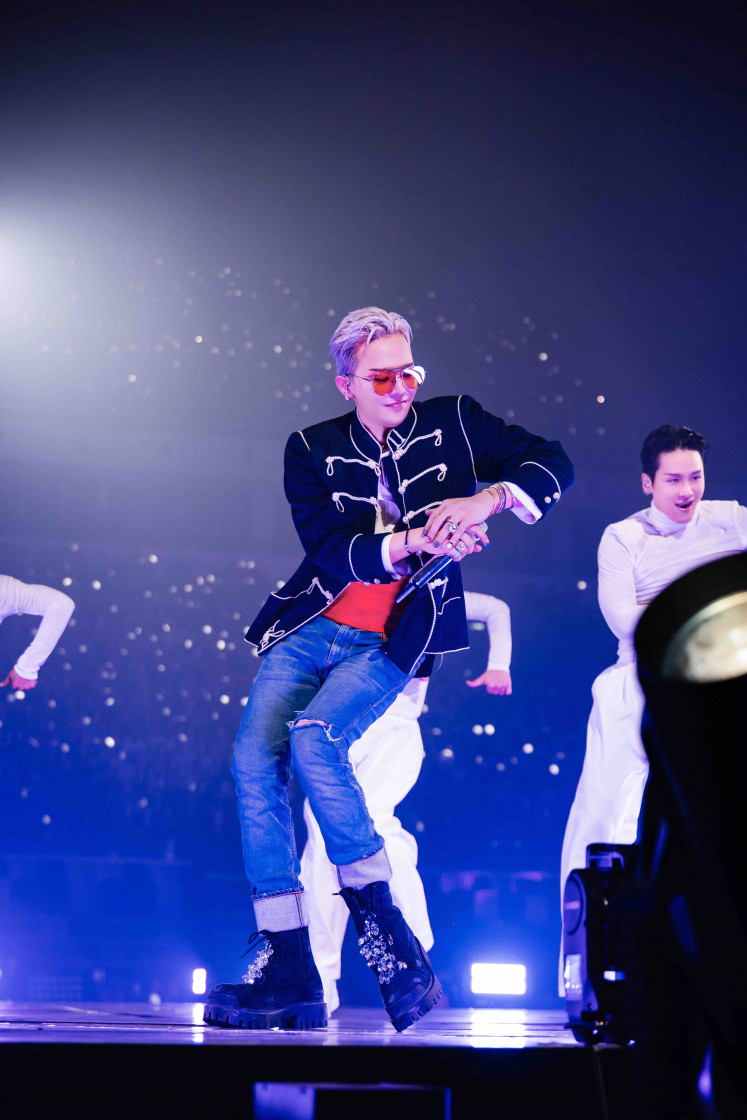 Rhythm rebel: The stylish musician and his entourage of dancers step in time on July 25 at the Jakarta’s Indonesia Area during the Übermensch G-Dragon 2025 World Tour.
