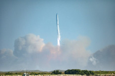 The SpaceX Starship rocket launches from Starbase, Texas, as seen from South Padre Island on May 27, 2025. SpaceX mission control lost contact with the upper stage of Starship as it leaked fuel, spun out of control and made an uncontrolled reentry after flying halfway around the world, likely disintegrating over the Indian Ocean, officials said.