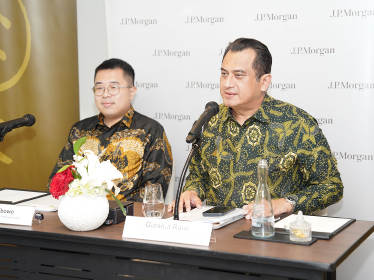 Henry Wibowo, Head of Research & Strategy at J.P. Morgan Indonesia (left), and Gioshia Ralie, CEO & Senior Country Officer at J.P. Morgan Indonesia discussed Indonesia’s economic outlook and stock market prospects at a media briefing on Sept. 4 in Jakarta.