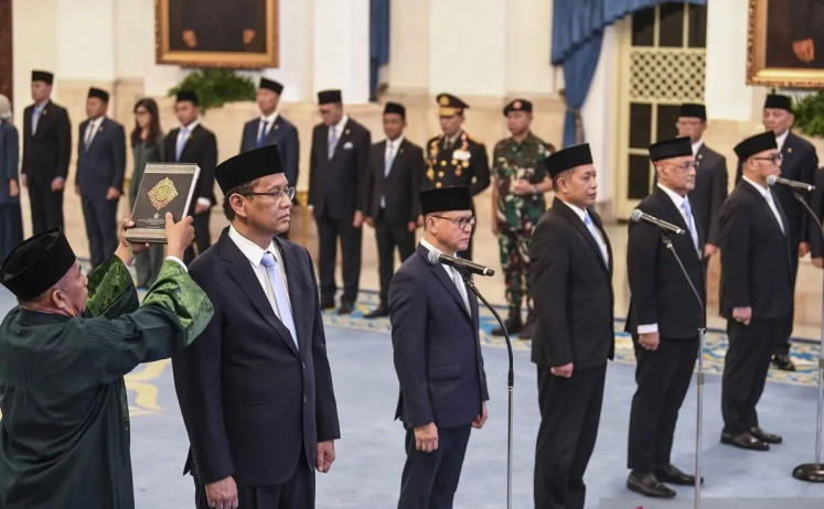 President Prabowo Subianto inaugurates (from left to right) Finance Minister Purbaya Yudhi Sadewa, head of the Indonesian Migrant Worker Protection Agency (BP2MI) Muktaruddin, Cooperatives and Small and Medium Enterprises Minister Ferry Juliantono, Haj and Umroh Affairs Minister Mochamad Irfan Yusuf and Deputy Haj and Umroh Affairs Minister Dahnil Azhar Simanjuntak at the State Palace on Sept. 8, 2025.