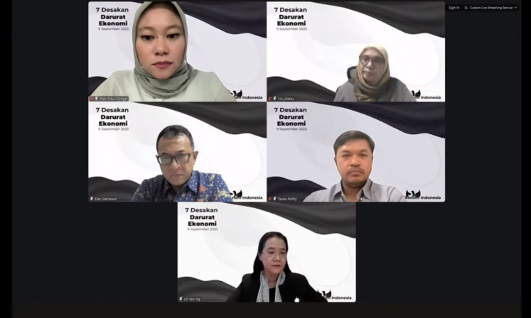 A screenshot shows economists taking part in an online press conference on Sept. 9 in which they elaborated on seven “urgent economic demands“ for the government to address, as part in an open petition signed by almost 400 Indonesian economists.