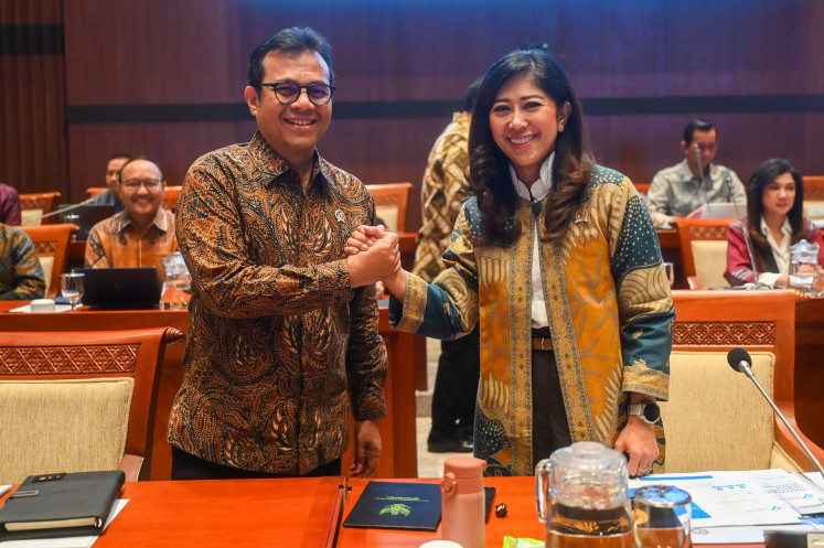 Communications and Digital Minister Meutya Hafid (right) and Deputy Minister Nezar Patria attend a meeting with House of Representatives Commission I overseeing communications on Sept. 15 at the Senayan Legislative Complex in Central Jakarta.