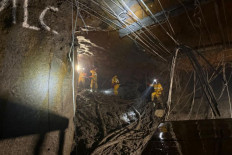 Personnel of gold and copper miner Freeport Indonesia’s underground mine rescue team strive on Sunday to find the whereabouts of five workers who are still trapped in the Grasberg Block Cave underground mine in Tembagapura, Mimika, Central Papua.