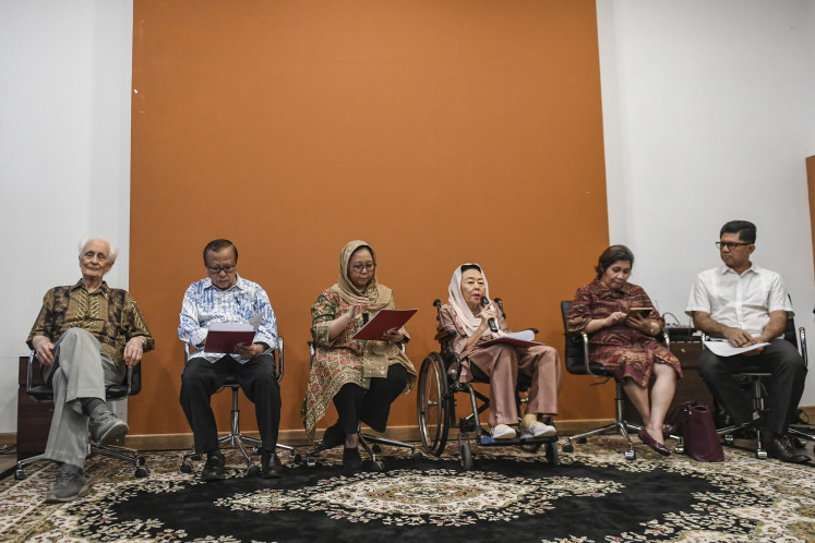 Message to the nation: Figures from pro-democracy group Gerakan Nurani Bangsa (GNB), including Sinta Nuriyah Wahid (third right), the wife of late former president Abdurrahman “Gus Dur” Wahid delivered a message on national values at the Griya Gus Dur Movement House in Jakarta on Sept. 3, 2025. They urged President Prabowo Subianto to direct state institutions to act ethically, maintain national economic stability, and eliminate excessive allowances for public officials. 