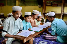 Bangladesh scraps plan to hire music teachers after Islamist anger