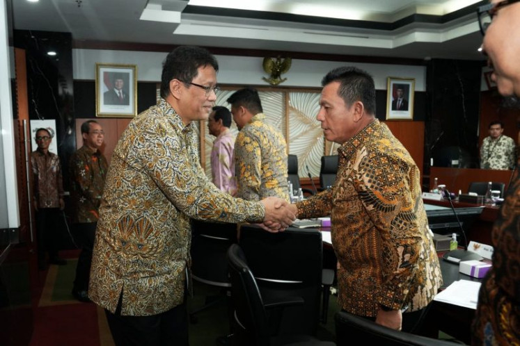Finance Minister Purbaya Yudhi Sadewa meets with Riau Islands Governor Ansar Ahmad at the Finance Ministry in Central Jakarta on Oct. 7, 2025. 