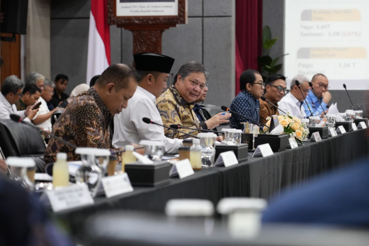 Coordinating Economy Minister Airlangga Hartarto (third left) leads a meeting on the strategic government programs acceleration task force on Oct. 22, 2025, along with other ministers of the Red and White Cabinet, at his office in Central Jakarta.