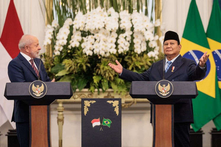 More languages in schools: President Prabowo Subianto (right) and Brazil’s President Luiz Inácio Lula da Silva attend a press conference on Oct. 23 after their bilateral meeting at the presidential palace in Jakarta. During their bilateral meeting, Prabowo also said he plans to add Portuguese in the foreign language education as Indonesia prepares to make English a compulsory subject in schools.