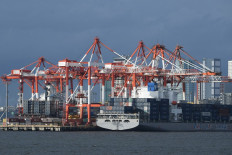 Row leaves radioactive shipment stranded off Philippines