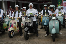 Governor of East Java Khofifah Indar Parawansa and watershed management and forest rehabilitation director general Dyah Murtiningsih participated in the Mangrove Harmony Ride with singer Kaka Slank. (Courtesy of The M4CR Project)