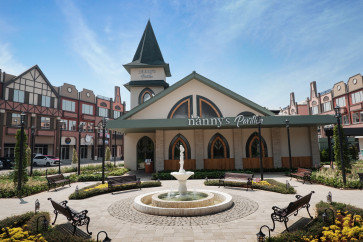 Beyond ballrooms and banquet halls: When the usual wedding venues just don’t feel right