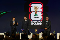 (From left to right) Chief Tournament Officer Manolo Zubiria, FIFA President Gianni Infantino and host Andres Cantor during the FIFA World Cup 2026 match schedule announcement in Washington, DC, the United States on Dec. 6, 2025.