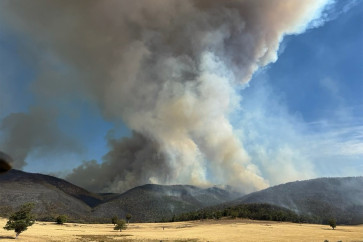 This handout photo taken on January 6, 2026 from the Facebook page of Forest Fire Management Victoria shows a bushfire burning in the Mount Lawson State Park, 25 kilometers west of Walwa, Victoria state. Firefighters warned millions of Australians of &ldquo;catastrophic&ldquo; bushfire dangers on January 8 as they battled multiple blazes stoked by a heatwave blanketing the country. 