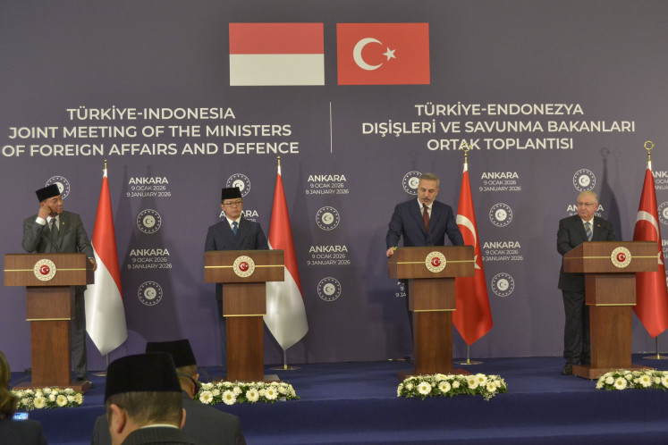 Defense Minister Sjafrie Sjamsoeddin (left), Foreign Minister Sugiono (second left), Turkey&rsquo;s Foreign Minister Hakan Fidan (second right) and Turkey&rsquo;s National Defense Minister Yasar Guler attend a joint press statement on Jan. 9, 2026, after the Indonesia-Turkey Joint Meeting of Foreign and Defense Ministers in Ankara.
