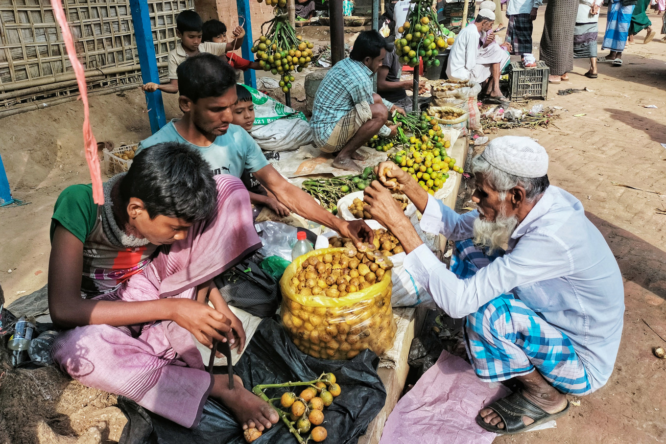 Rohingya refugees sell betel nuts at a market in the Kutupalong refugee camp of Ukhia, Bangladesh, on Jan. 11. 2026. In Bangladesh&rsquo;s sprawling Rohingya camps of Cox&rsquo;s Bazar, where more than a million refugees forced to flee Myanmar live in squalid conditions, hope is a fragile but persistent force.