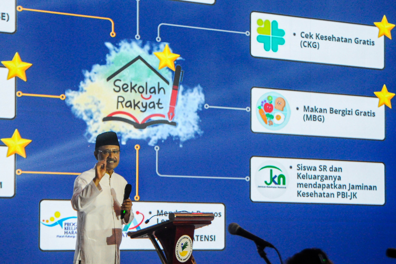 Social Affairs Minister Saifullah &ldquo;Gus Ipul&ldquo; Yusuf delivers remarks during a joint prayer to mark the beginning of 2026 at the Ministry of Social Affairs in Jakarta on Jan. 9, 2026. 