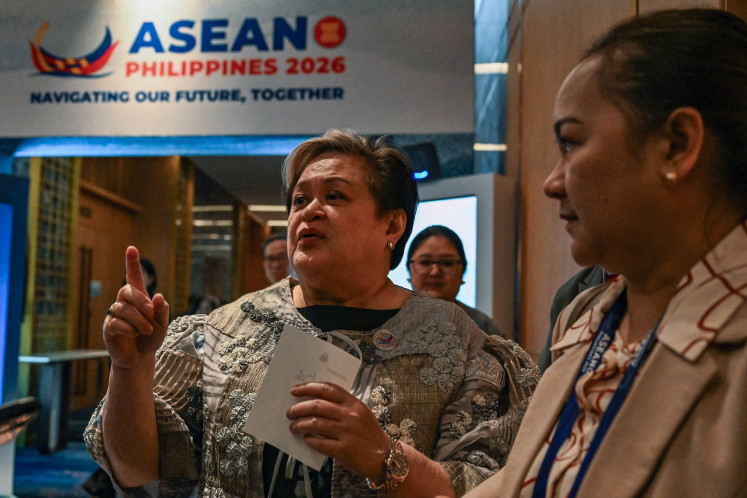 What&rsquo;s on the agenda?: Philippine Foreign Minister Theresa Lazaro greets the press on Wednesday, Jan. 28, 2026, before a bilateral meeting with Singapore&rsquo;s Foreign Minister Vivian Balakrishnan on the sidelines of the ASEAN Foreign Ministers&rsquo; Retreat at the Nustar Hotel in Cebu City, the Philippines.
