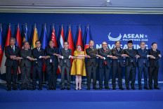 Togetherness: Foreign ministers and other diplomats of ASEAN nations pose for a group photo on Thursday, Jan. 29, 2026, during the ASEAN Foreign Ministers&rsquo; Retreat in Cebu City, the Philippines.