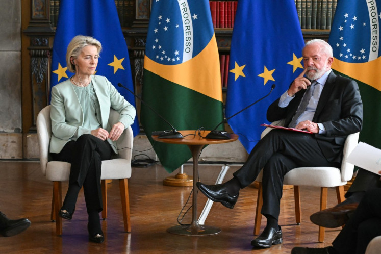 European Commission President Ursula von der Leyen (left) and Brazilian President Luiz In&aacute;cio Lula da Silva attend a meeting related to the European Union-Mercosur trade agreement on Jan. 16, 2026, at Itamaraty Palace in Bras&iacute;lia.