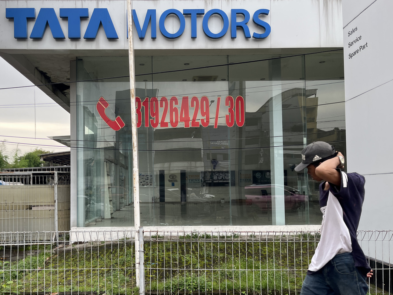 Minister touts local capacity amid light truck import deal