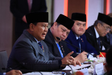 President Prabowo Subianto (left) gives remarks to businesspeople on Wednesday during the United States-Indonesia Business Summit hosted by the US Chamber of Commerce in Washington, DC.