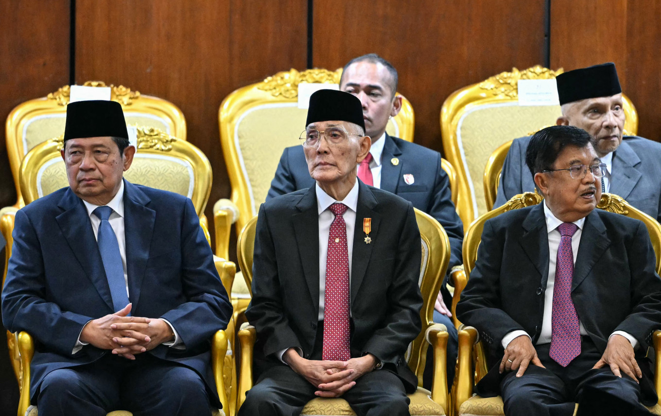 Former vice president Try Sutrisno (center), flanked by former president Susilo Bambang Yudhoyono (left) and former VP Jusuf Kalla, attends the inauguration ceremony for President Prabowo Subianto on Oct. 20, 2024, at the Senayan Legislative Complex in Central Jakarta.