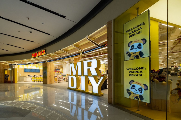 The facade of the MR.D.I.Y. Flagship Store at Summarecon Mall Bekasi 2, which was inaugurated on Feb. 27. The nearly 1,100 square meter store presents more than 18,000 product categories, including a DIY corner area with an updated concept to provide more interesting inspiration for customers in exploring various household needs and creative projects. (Courtesy of MR. D.I.Y.)