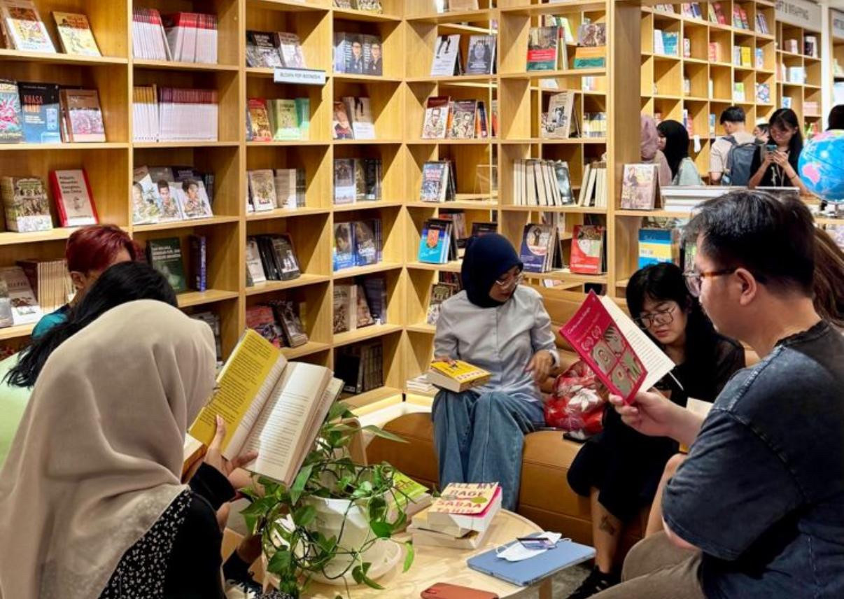 The need to read: Why Jakartans are going back to bookstores