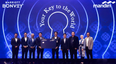  (L-R) Shubham Garg, Manager, Partnership & Cards, Southeast Asia, Marriott International; Vibhore Saraswat, Senior Director, Enterprise Partnerships & Cards, APEC, Marriott International; Ramesh Jackson, Regional Vice President, Indonesia & Malaysia, Marriott International; Ramesh Daryanani, Vice President, Global Sales, Loyalty Operations and Partnerships, APEC, Marriott International; Henry Panjaitan, Vice President Director PT Bank Mandiri Persero Tbk; Saptari, Director of Consumer Banking PT Bank Mandiri Persero Tbk; Agus Hendra Purnama, Senior Vice President PT Bank Mandiri (Persero) Tbk; Diah Eka Purwanti, Senior Vice President PT. Bank Mandiri (Persero) Tbk; Fery Kurnia Budianto, Region CEO IV/Jakarta 2 PT Bank Mandiri Persero Tbk. (Courtesy of Marriott International)