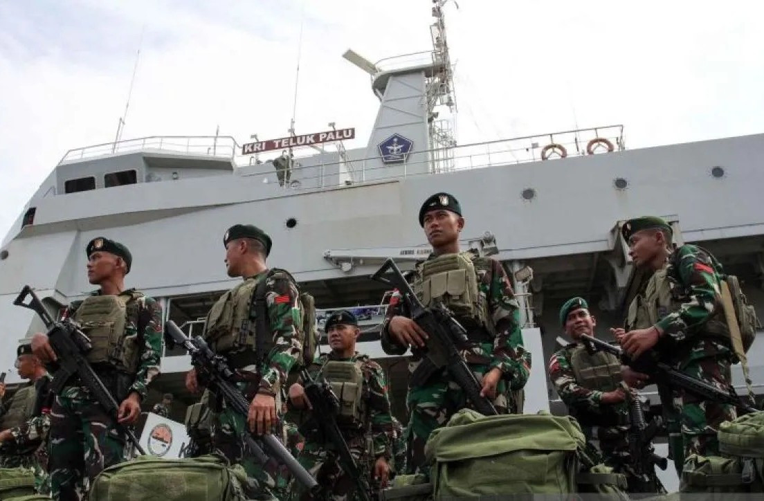 Army Infantry Battalion Raider 112 troops arrive at Krueng Geukuh Port in North Aceh, Aceh on March 10, 2026 after 15 months of a border security mission in Papua.