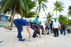 Police rescue 64 tourists stranded on tourism island