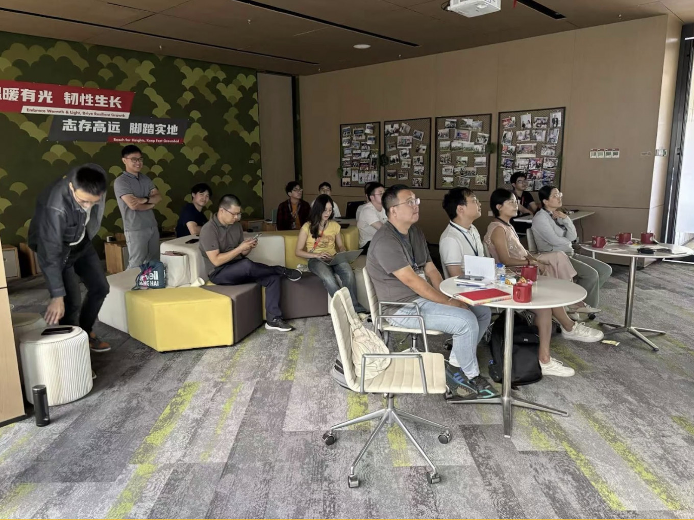 Gunawan (back row, second from left) in a meeting. Courtesy of Xi&rsquo;an Jiatong - Liverpool University