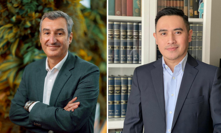 Joris Bernard (CEO Danone Specialized Nutrition Indonesia) and Ray Wagiu Basrowi, MD, PhD (Medical Director Danone SN Indonesia; Founder Health Collaborative Center (HCC)) (Courtesy of Danone Indonesia)