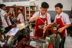 A number of students take part in automotive training at a private vocational school in Jakarta on April 4, 2026. The Jakarta administration expanded its free private school program in 2026 covering 103 schools across various education levels, aiming to expand access to education for Jakarta residents.
