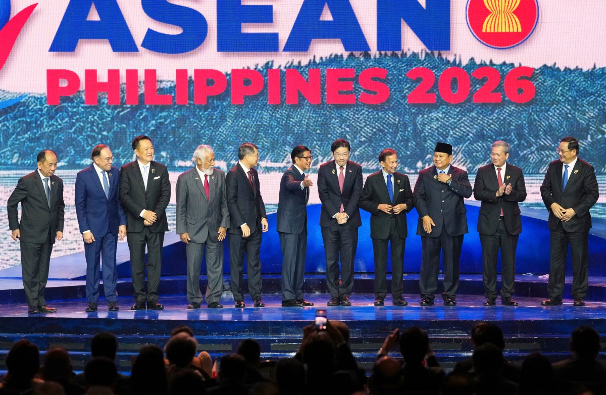 President Prabowo Subianto (third right), along with other heads of government and top diplomats of ASEAN&rsquo;s 11 member states, prepare to exit the stage on May 8, 2026, after taking a &ldquo;family photo&rdquo; during the opening ceremony of the 48th ASEAN Summit in Cebu, the Philippines.