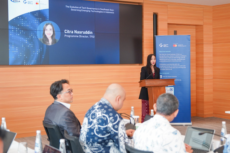 Participants listen to a presentation from Tech for Good Institute (TFGI) program director Citra Nasrudin during a closed-door roundtable on May 12  in Jakarta. Organized jointly with the Economic Research Institute for ASEAN and East Asia (ERIA), the roundtable examined ASEAN and Indonesia&rsquo;s strategic priorities in governing emerging technologies.