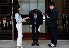 Samsung Electronics Chairman Jay Y. Lee bows as he apologizes over Samsung's labor dispute in his first public comments on the issue, in Seoul, on May 16, 2026.