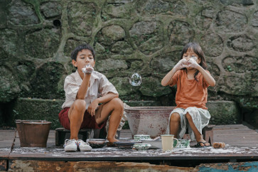 The rainmaker’s bet on an Iranian film about lost shoes