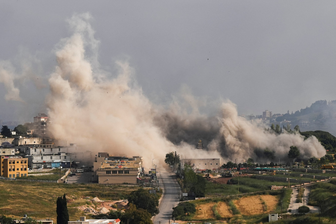 Smoke billows following an Israeli strike in Nabatieh, Lebanon May 26, 2026.