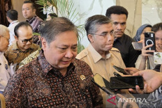  Coordinating Economy Minister Airlangga Hartarto speaks to reporters in Jakarta on May 26, 2026.
