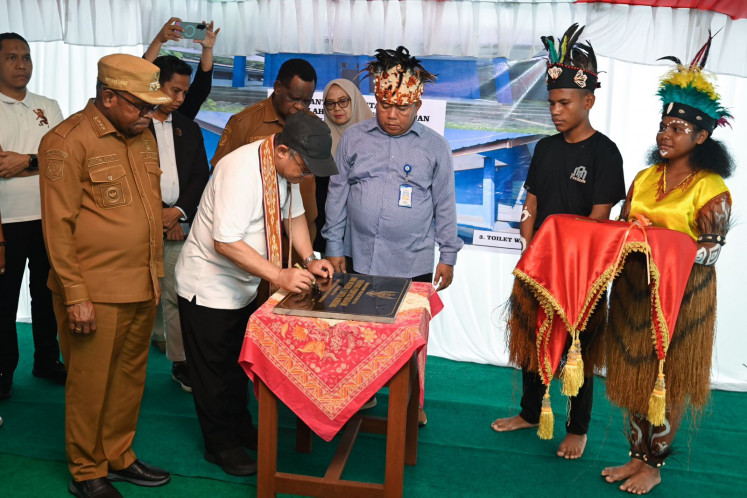Elementary and Secondary Education Minister Abdul Mu'ti signs a plaque on May 26, 2026, to mark the start of a school renovation program across 39 schools in Sorong, Southwest Papua.
