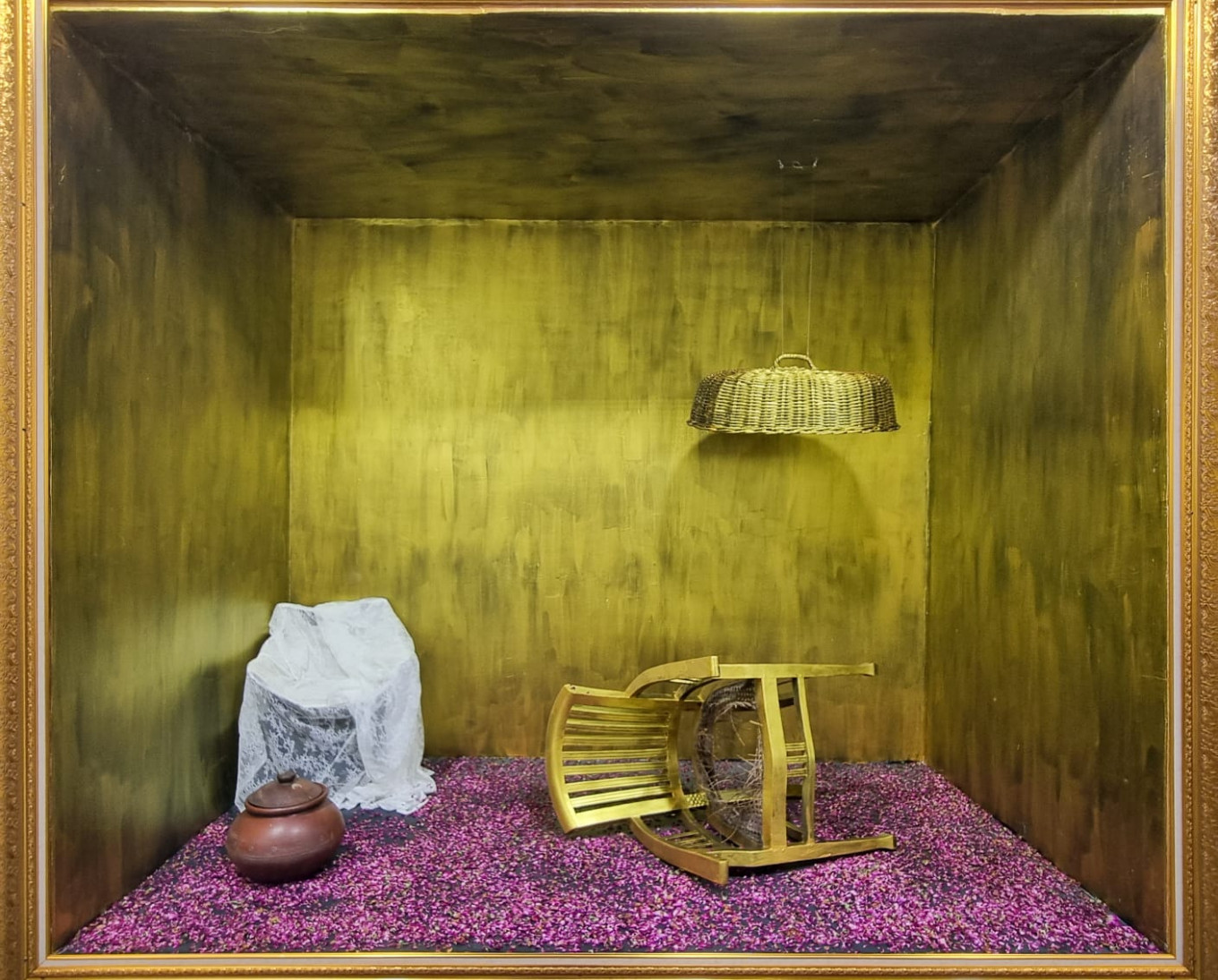 "Babad Tanah Leluhur Mantera Songga Langit" by Andita Purnomo Sari, installation/performance, 260 &times; 240 &times; 140 centimeters.