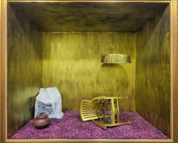 "Babad Tanah Leluhur Mantera Songga Langit" by Andita Purnomo Sari, installation/performance, 260 &times; 240 &times; 140 centimeters.