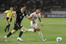 Young Garuda midfielder Eizar Tanjung (right) challenges his Australian counterpart Alexander Jesse Bolton for possession on June 11, 2026, during their semifinal match in the 2026 ASEAN Under-19 Boys&rsquo; Bank Sumut Championship at the North Sumatra Main Stadium in Deli Serdang regency, North Sumatra. Indonesia bowed out of the tournament after it lost to Australia 0-1.