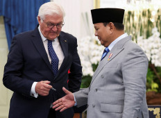President Prabowo Subianto (right) greets German President Frank-Walter Steinmeier at the Presidential Palace complex in Jakarta on June 15, 2026. 