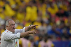 Curacao's Dutch head coach Dick Advocaat gestures during the 2026 World Cup Group E football match between Ecuador and Curacao at the Kansas City Stadium in Kansas City on June 20, 2026.  