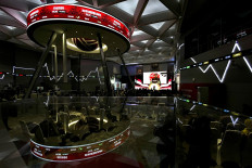 A screen at the Indonesia Stock Exchange (IDX) in Jakarta shows stock quotes on Jan. 2, 2025. (Antara Foto/Hafidz Mubarak A)