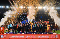 Buriram United players celebrate after retaining the 2025/2026 Shopee Cup ASEAN Club Championship by defeating Malaysia's Selangor FC at Buriram Stadium in Thailand, on May 27, 2026. The Thai side won 3-1 on aggregate to capture a record second title.